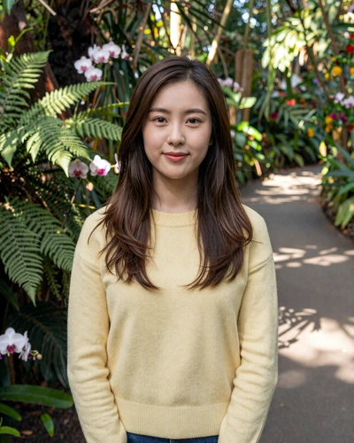 Mei Xin, 26, Chinese-Singaporean woman in botanical garden verified profile for dating
