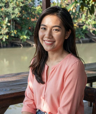 Arisa from Chiang Mai, Thai woman on Asian dating culture guide page
